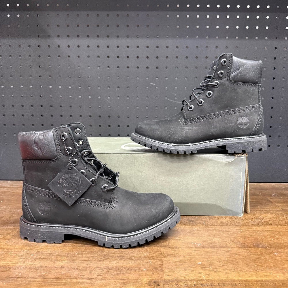 New W/ Box! Women's Timberland Premium 6-Inch Suede Black Boots Size 6.5